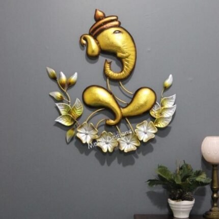 metal showpiece for wall