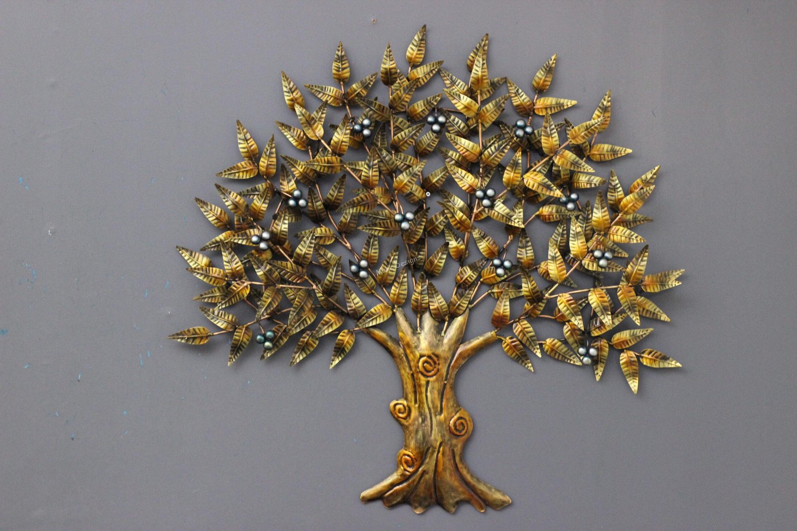BNWT Arthouse Gold Metal Tree Wall Art 41 x 58 cm 