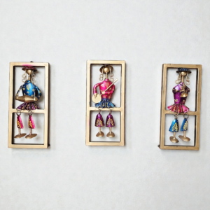 Handcrafted Metal Folk Musician Wall Art Set (3 Pieces) living room, bedroom, dining area, hallway, office ya reception wall ke liye perfect choice hai.
