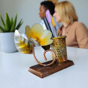 🌸 Decorative Metal Flower Pen Holder for Office & Home